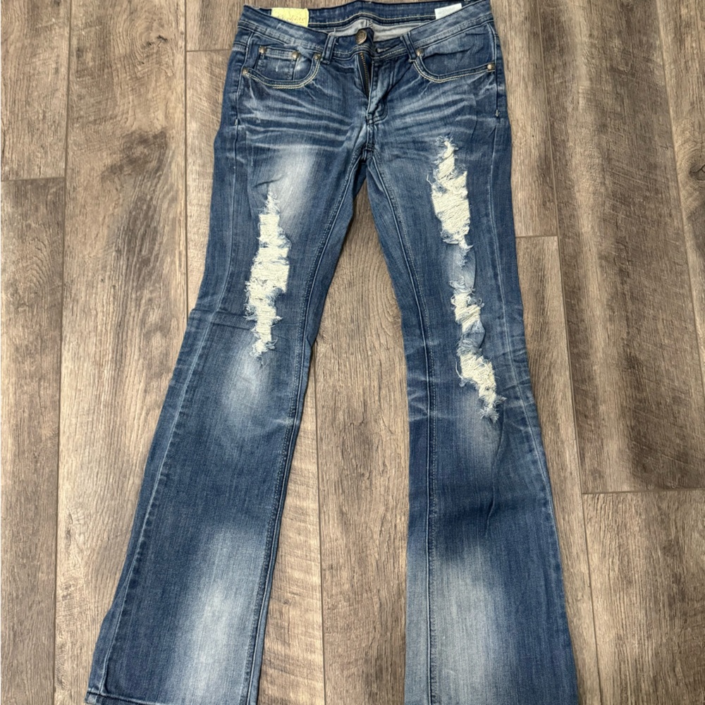 NWOT. Distressed faded jeans by Machine